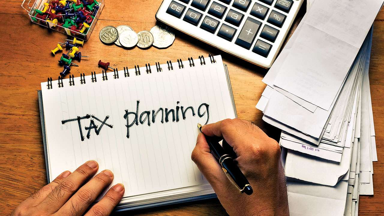 tax planning strategies for small business Canada small business tax deductions Canada corporate tax planning Canada year-end tax planning small business how to reduce business taxes Canada