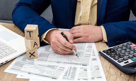salary vs dividends Canada, how to pay yourself from a corporation in Canada, owner manager salary dividends Ontario, paying yourself from incorporated business Canada, best way to pay yourself corporation Canada, salary or dividends small business Canada, how to pay yourself corporation Ontario, T4 vs dividends Canada, incorporated business owner compensation Canada, salary dividends tax implications Canada